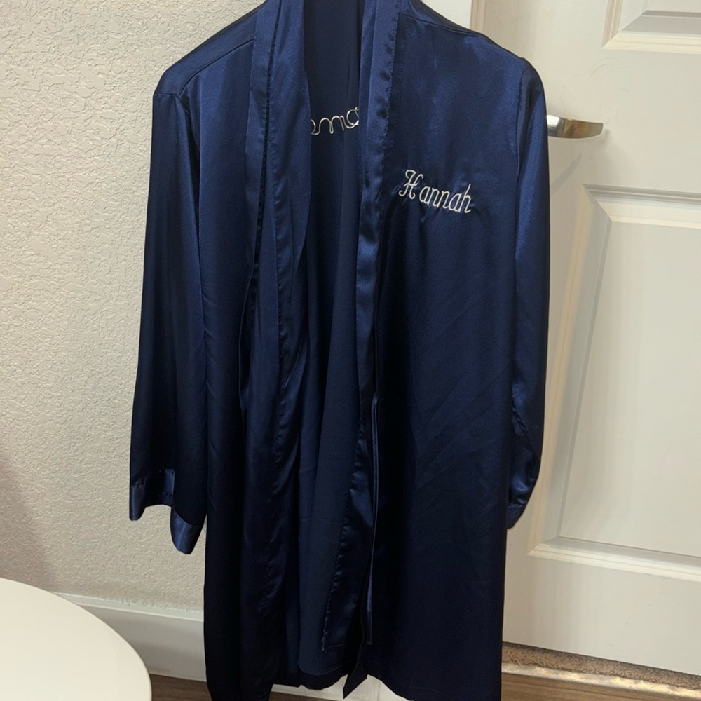 Navy blue rope with the name Hannah